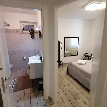 아파트 Apartment